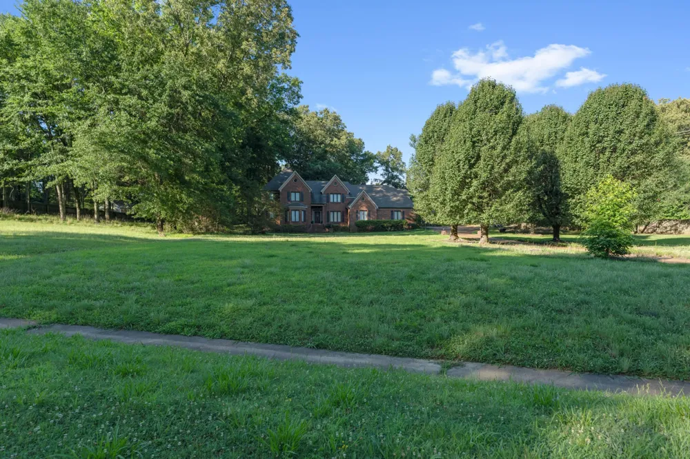 10065 E Country Way Dr Cordova, TN 38018