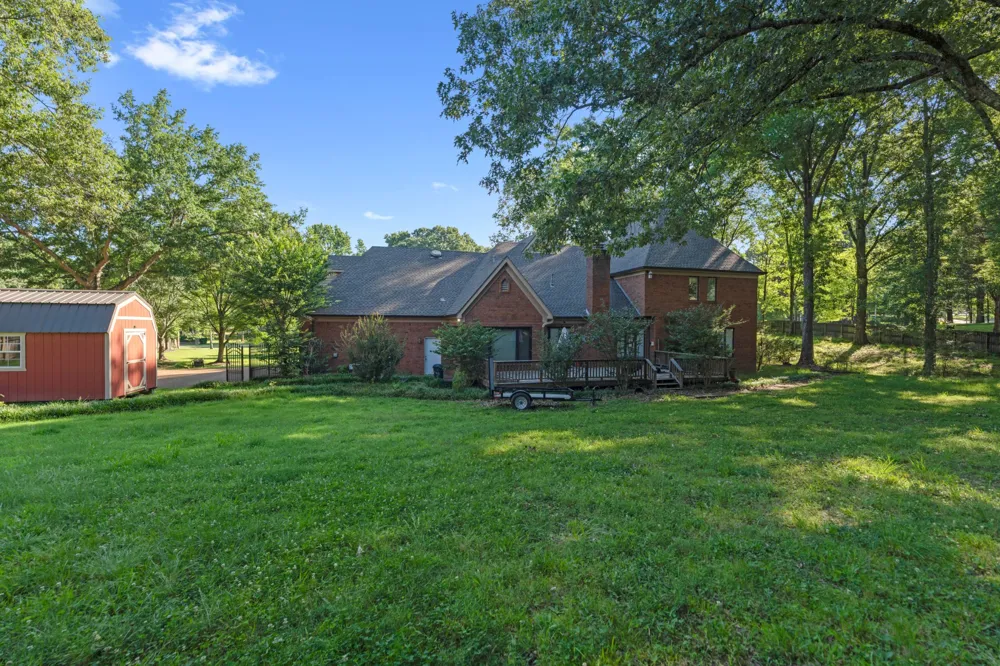 10065 E Country Way Dr Cordova, TN 38018