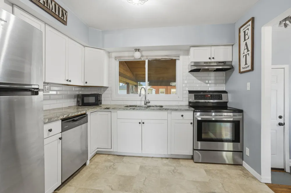 28604 Bohn Street Roseville, MI 48066