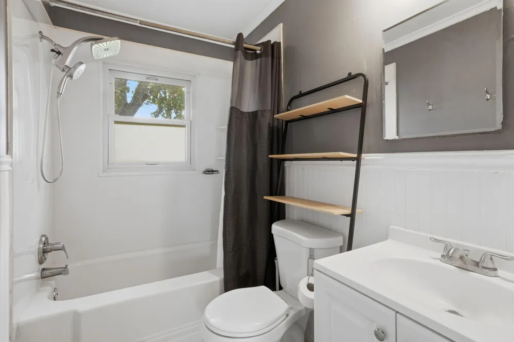 28604 Bohn Street Roseville, MI 48066