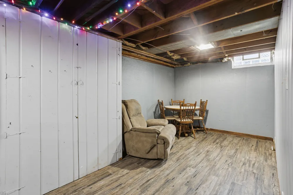 28604 Bohn Street Roseville, MI 48066
