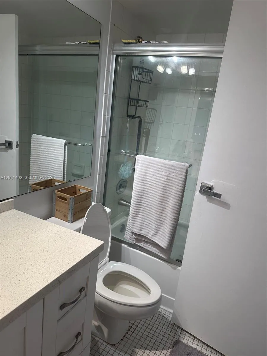 7601 E Treasure Dr #610 North Bay Village, FL 33141