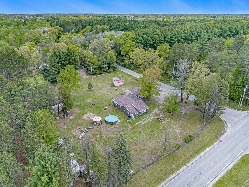 19030 W Almy Road Reynolds Township, MI 49329