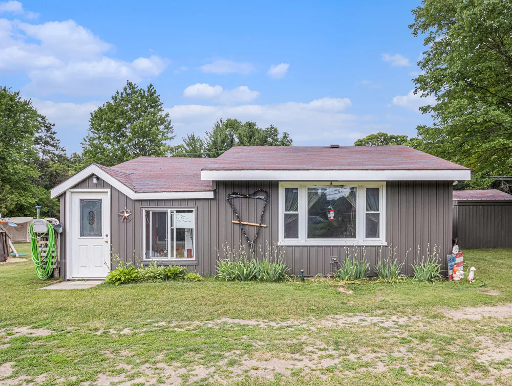 19030 W Almy Road Reynolds Township, MI 49329