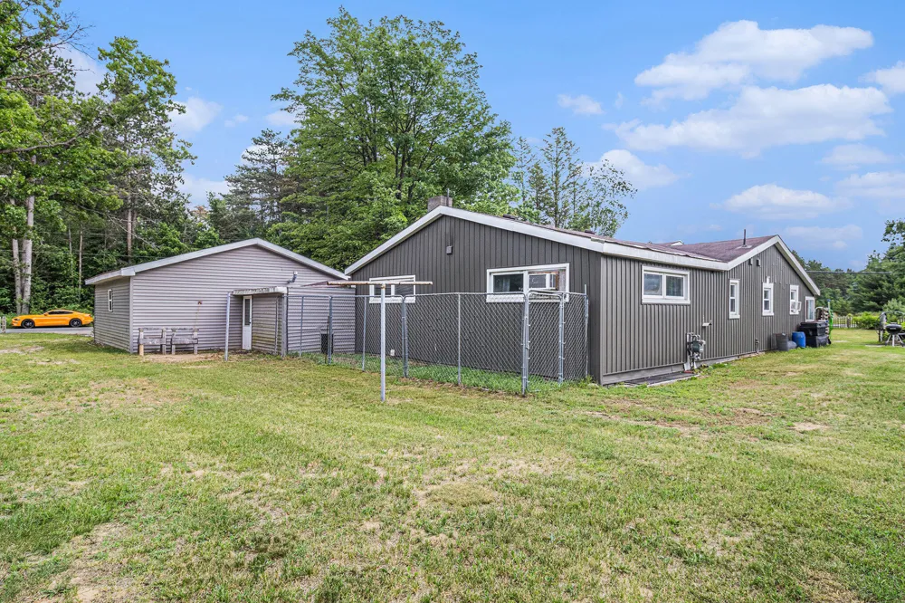 19030 W Almy Road Reynolds Township, MI 49329