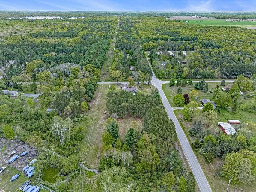 19030 W Almy Road Reynolds Township, MI 49329