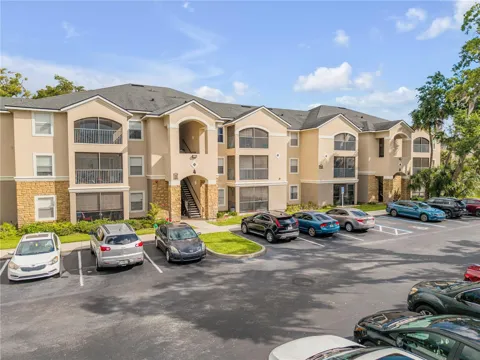 940 VILLAGE TRAIL #4-306