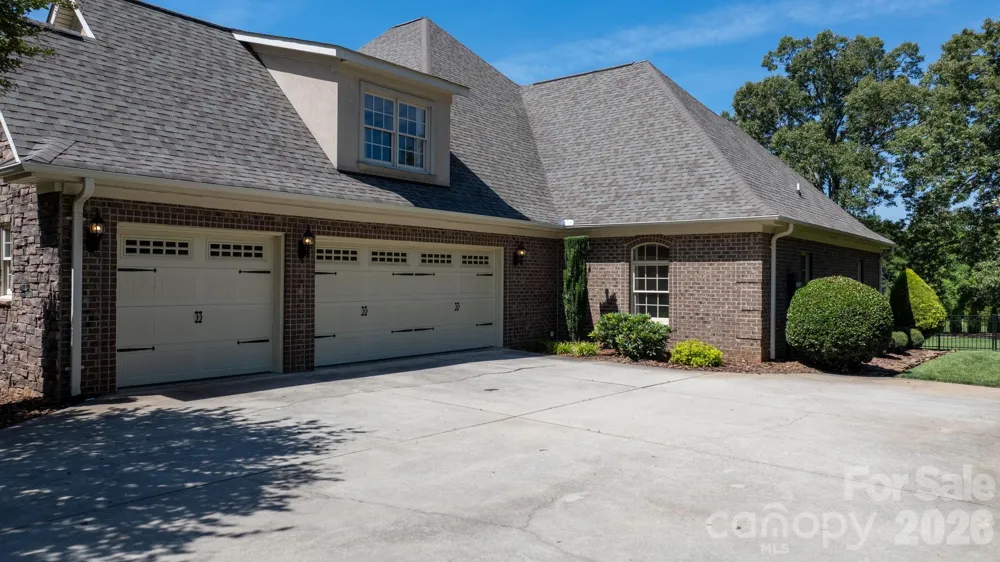 1055 Catawba Greens Drive Newton, NC 28658