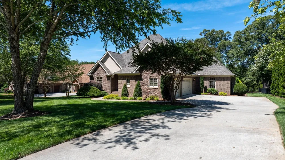 1055 Catawba Greens Drive Newton, NC 28658
