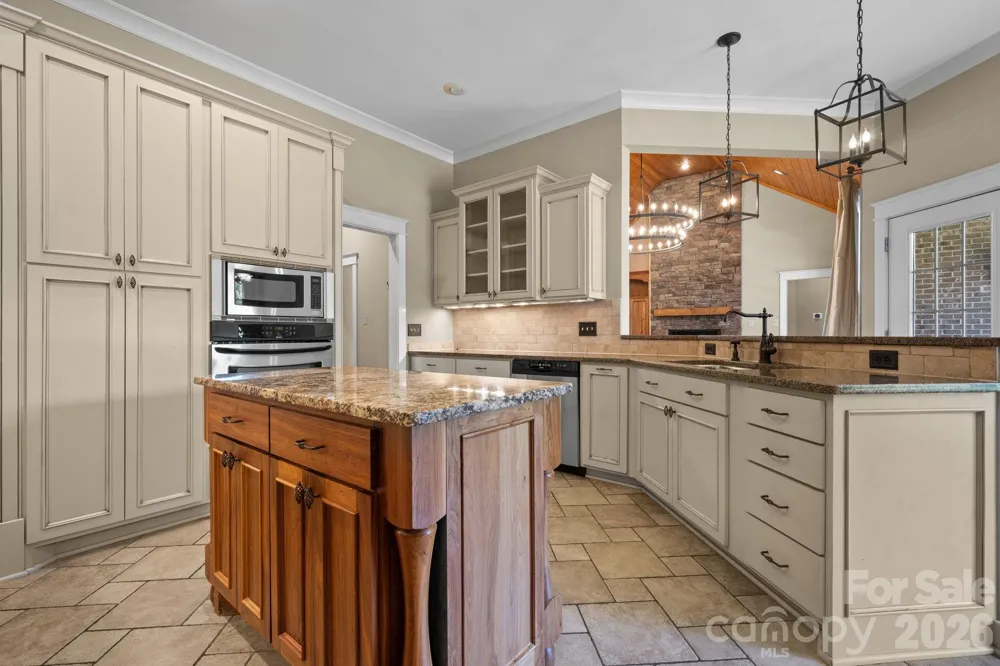 1055 Catawba Greens Drive Newton, NC 28658