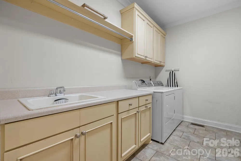 1055 Catawba Greens Drive Newton, NC 28658