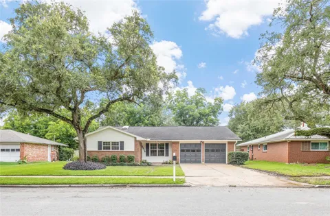 1916 Baywood Drive