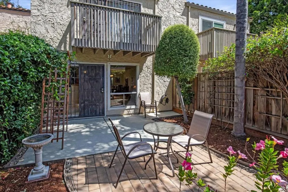 103 Mission Drive East Palo Alto, CA 94303