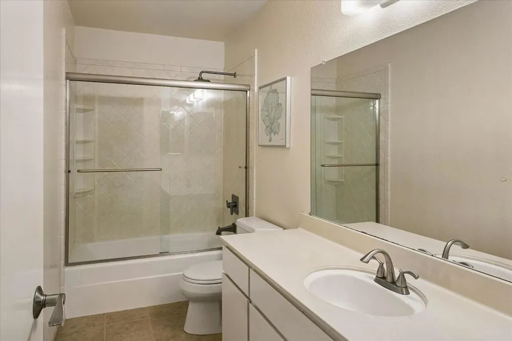 103 Mission Drive East Palo Alto, CA 94303