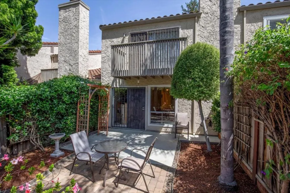 103 Mission Drive East Palo Alto, CA 94303