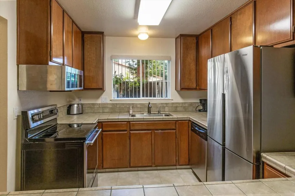 103 Mission Drive East Palo Alto, CA 94303
