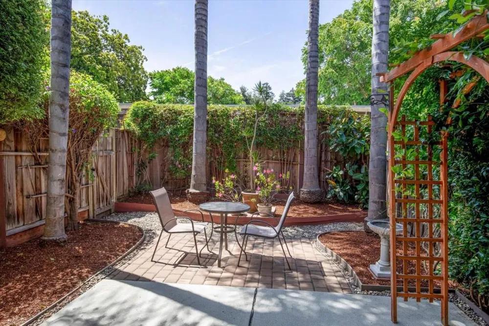 103 Mission Drive East Palo Alto, CA 94303