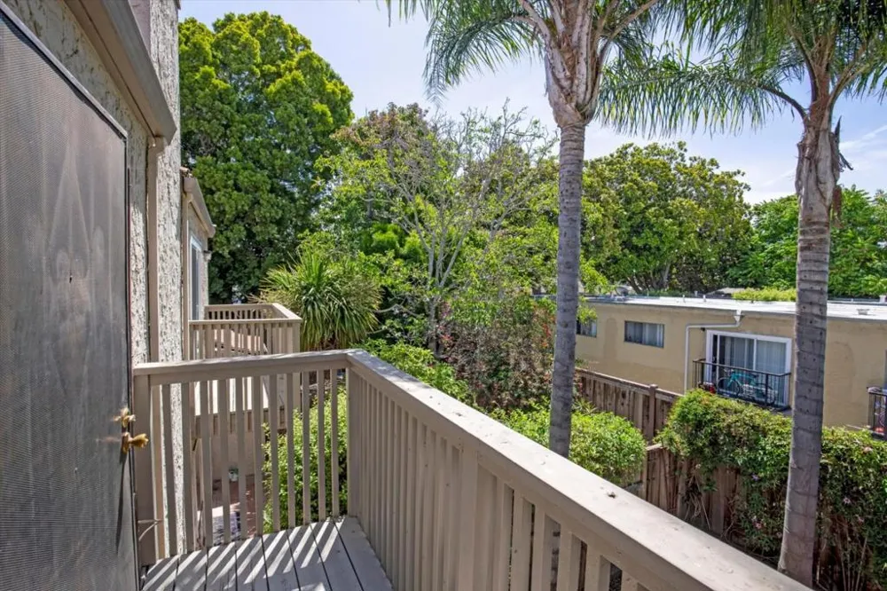 103 Mission Drive East Palo Alto, CA 94303