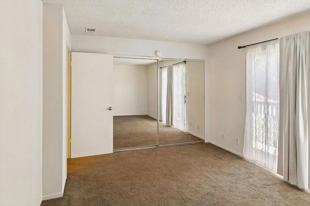 103 Mission Drive East Palo Alto, CA 94303