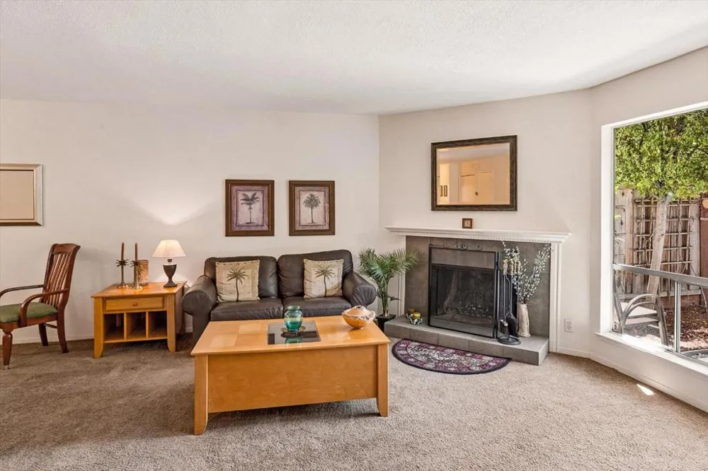 103 Mission Drive East Palo Alto, CA 94303