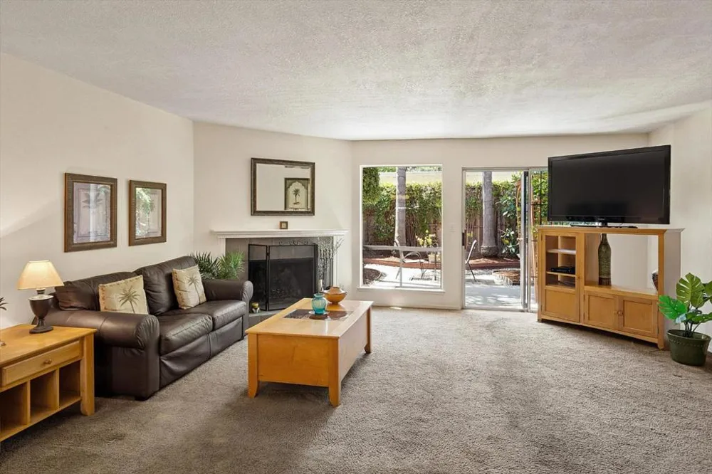 103 Mission Drive East Palo Alto, CA 94303