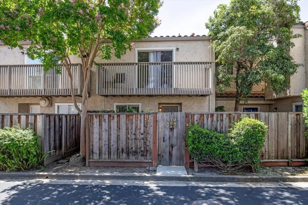 103 Mission Drive East Palo Alto, CA 94303