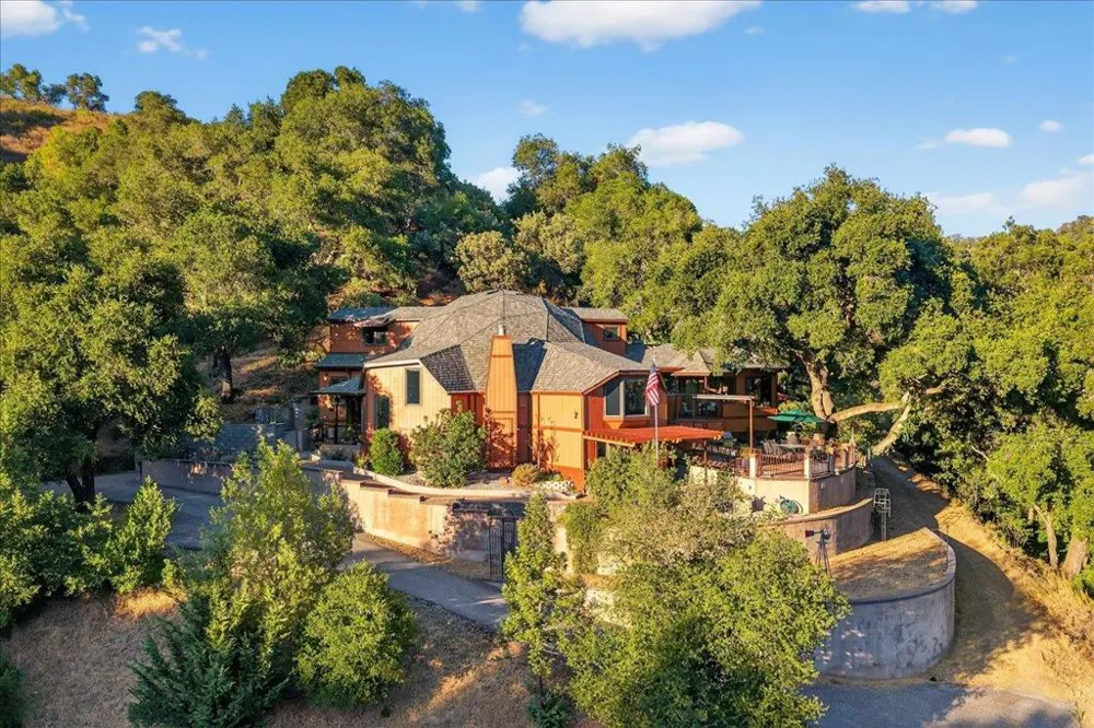 5224 Twin Falls Road Morgan Hill, CA 95037