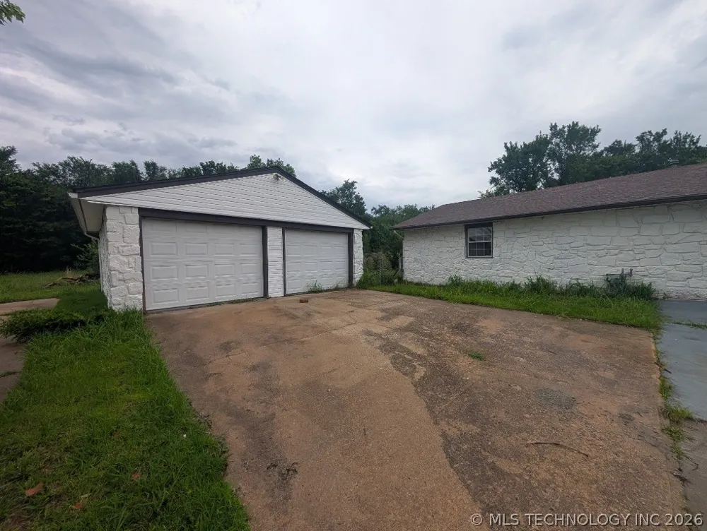 156 County Road 3237 Bartlesville, OK 74003