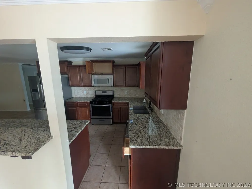 156 County Road 3237 Bartlesville, OK 74003