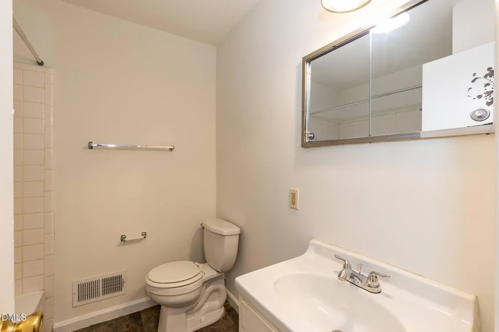 720 Shawnee Drive #B Burlington, NC 27215