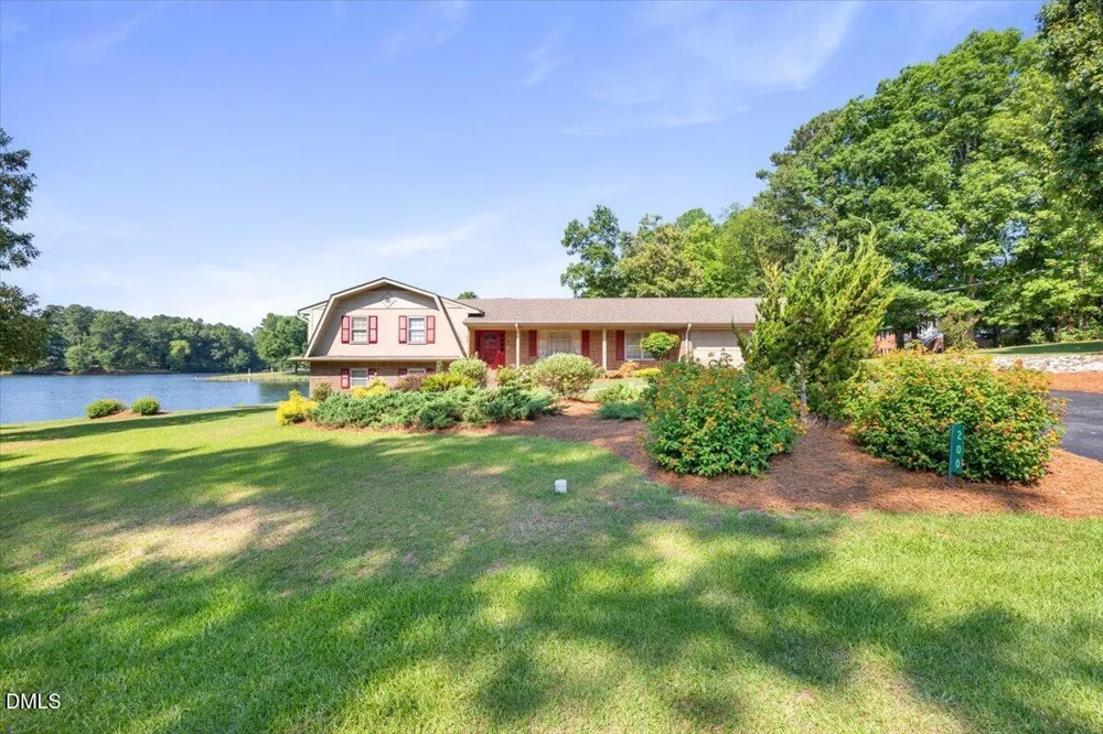 200 Edgewater Drive Broadway, NC 27505