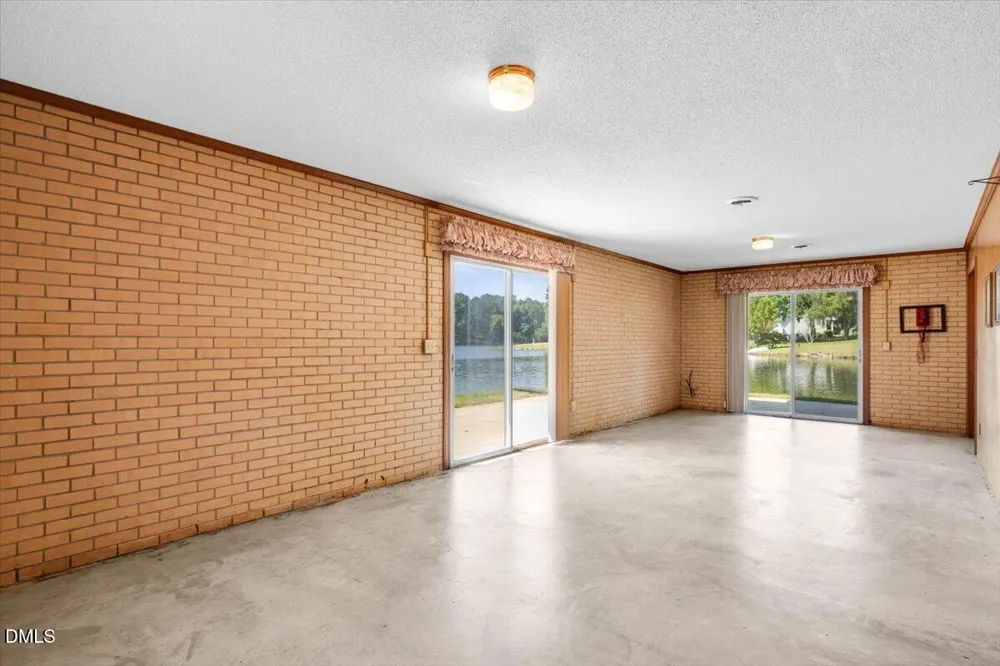 200 Edgewater Drive Broadway, NC 27505