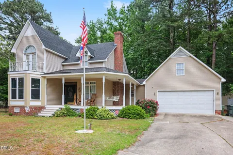 3711 Creekside Circle