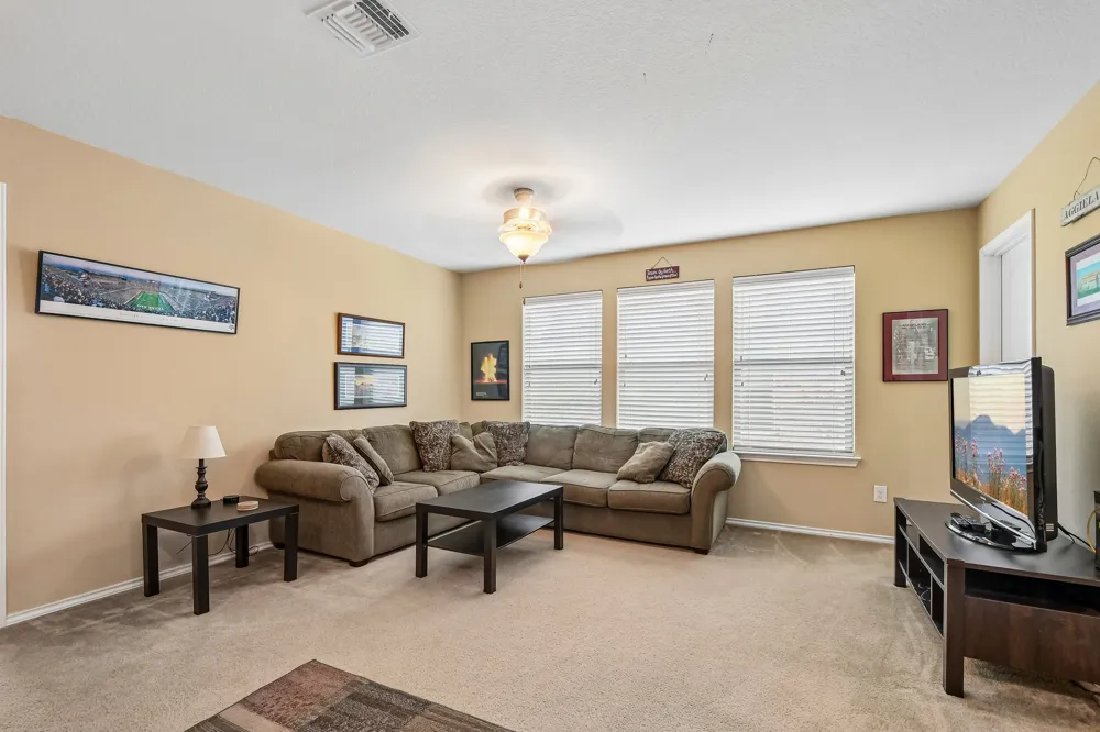 1601 Bovina Drive Leander, TX 78641