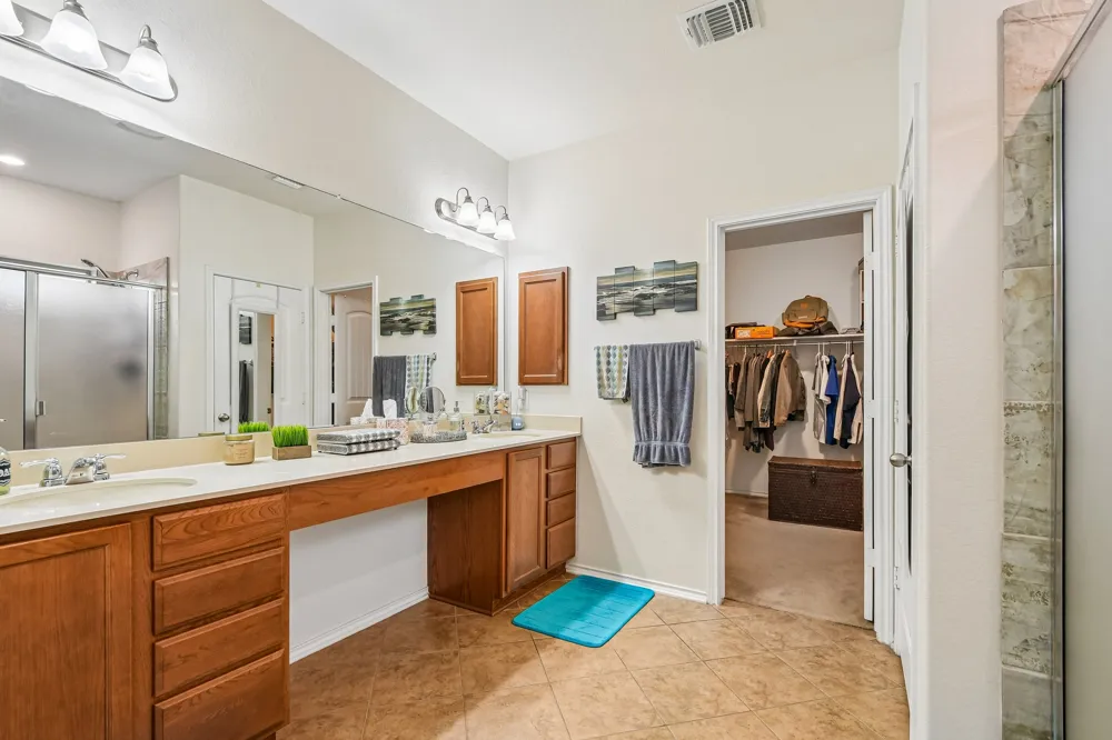 1601 Bovina Drive Leander, TX 78641