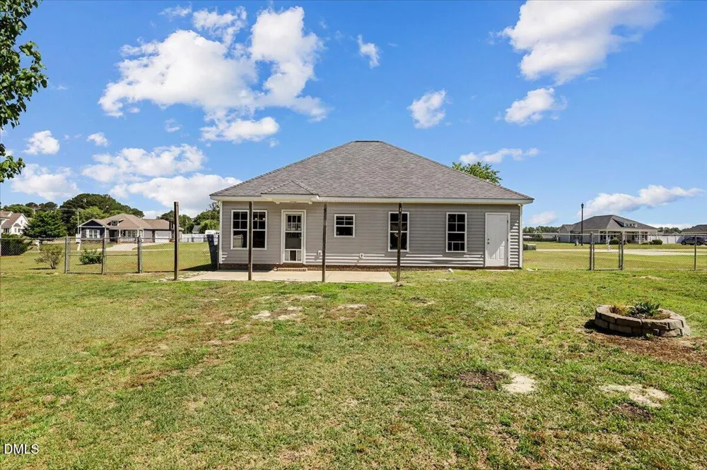 5606 Blanch Fields Lane Lucama, NC 27851