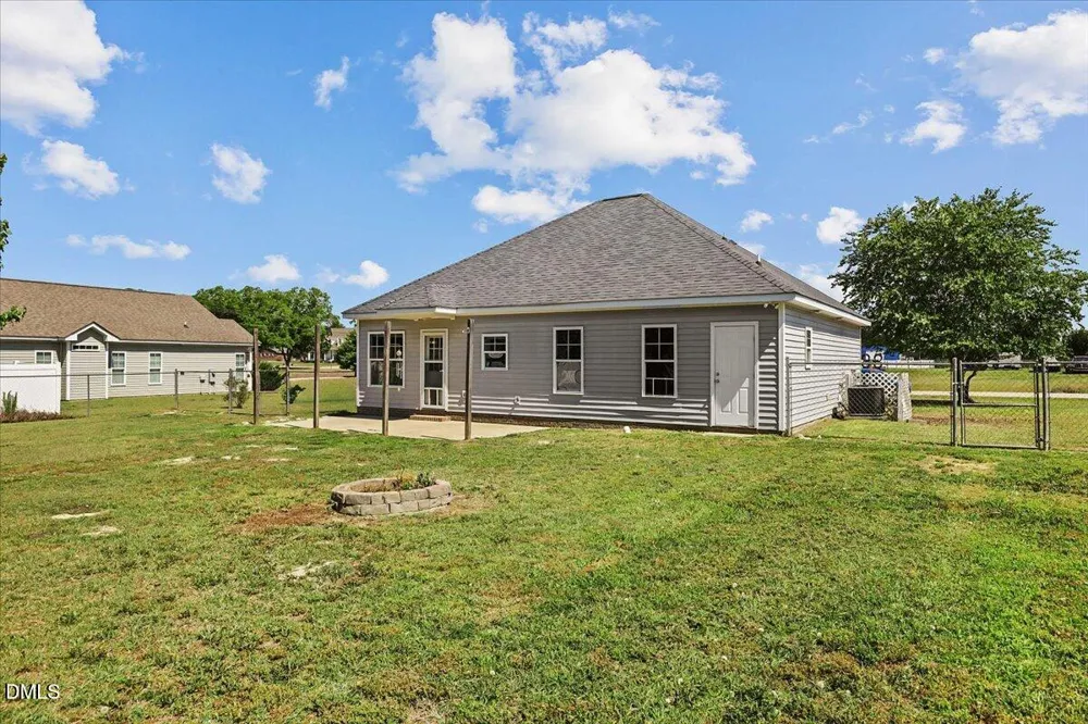 5606 Blanch Fields Lane Lucama, NC 27851
