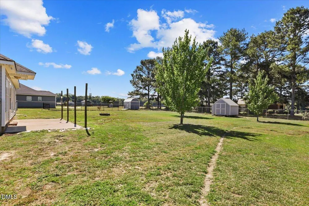 5606 Blanch Fields Lane Lucama, NC 27851