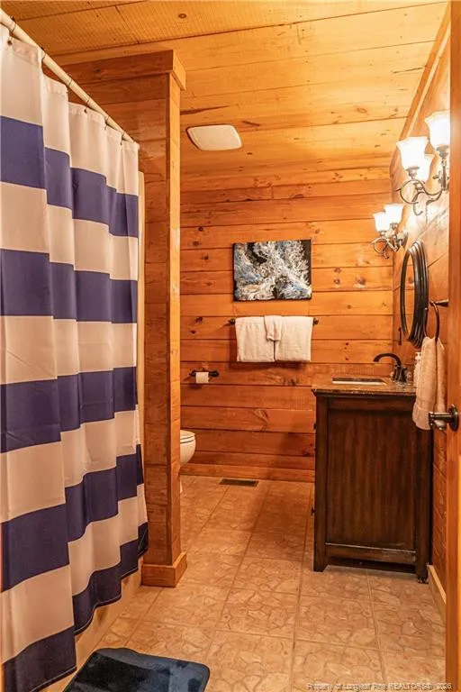 105 Lakewood Drive Aberdeen, NC 28315