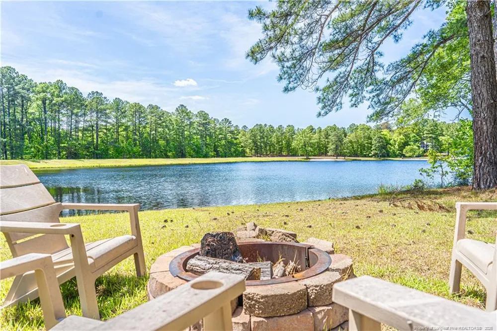105 Lakewood Drive Aberdeen, NC 28315