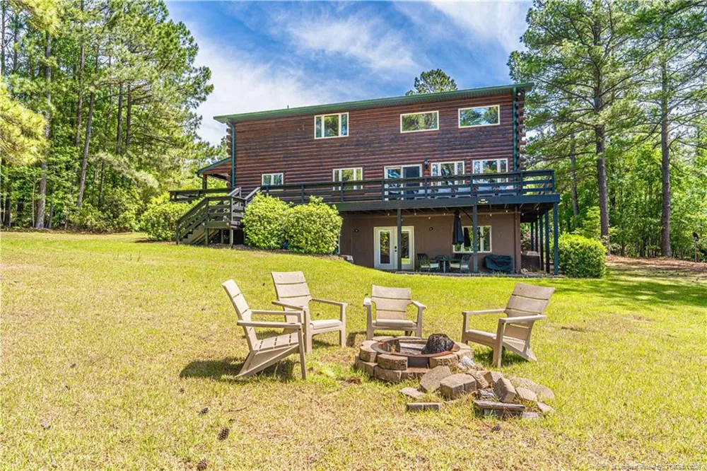 105 Lakewood Drive Aberdeen, NC 28315