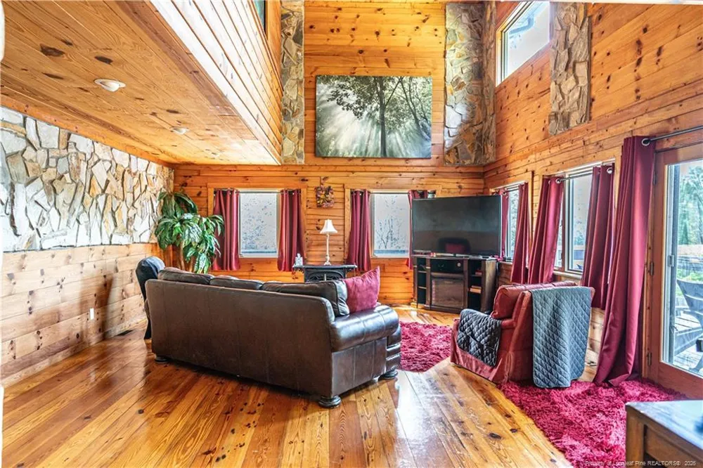 105 Lakewood Drive Aberdeen, NC 28315