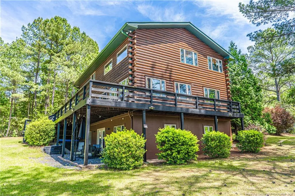 105 Lakewood Drive Aberdeen, NC 28315