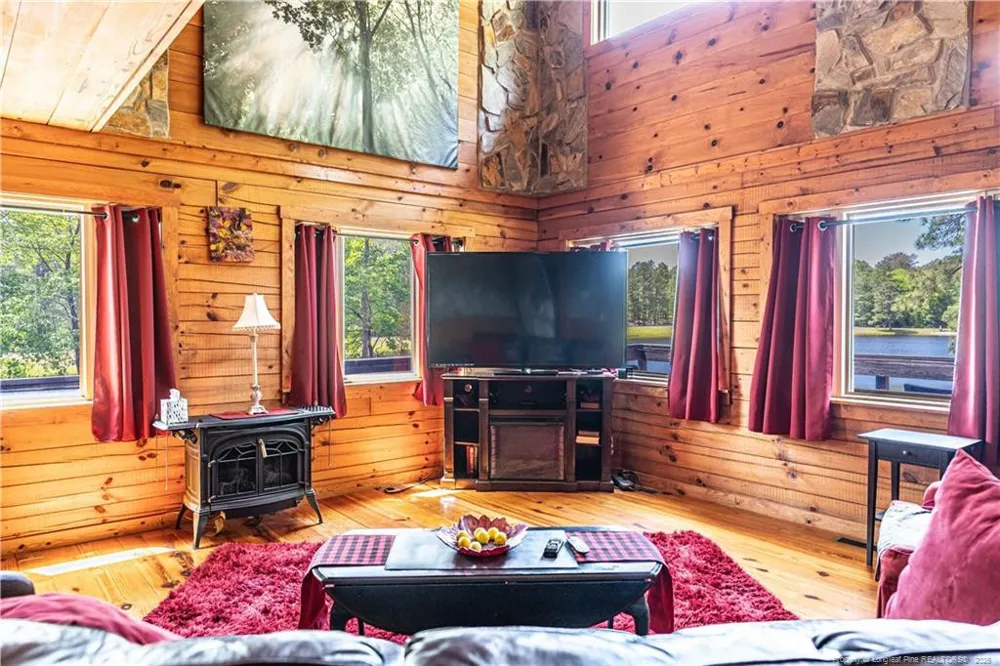 105 Lakewood Drive Aberdeen, NC 28315
