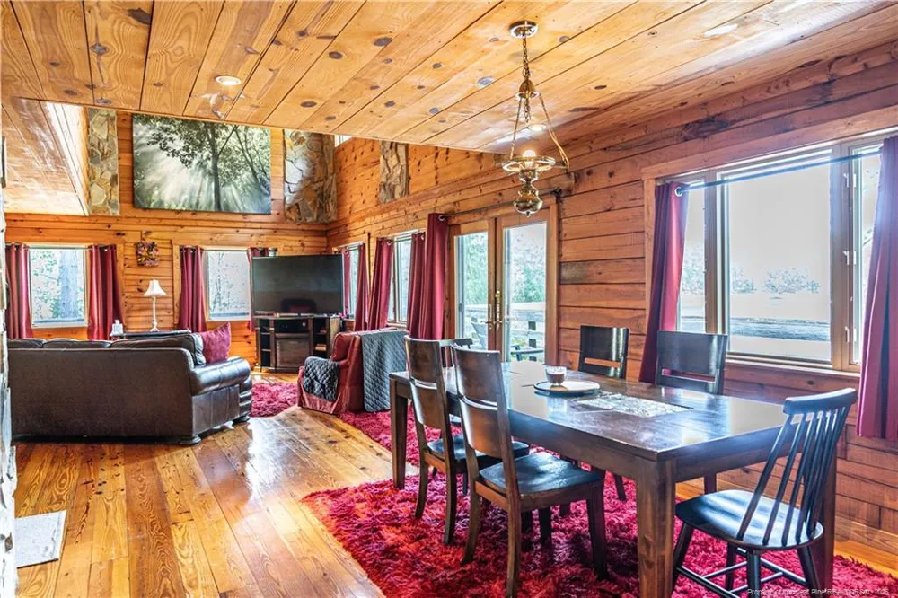 105 Lakewood Drive Aberdeen, NC 28315