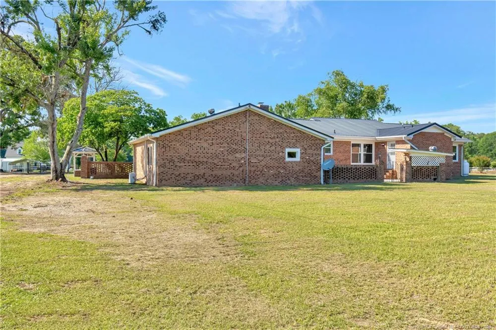 801 Pinewood Road Fairmont, NC 28340