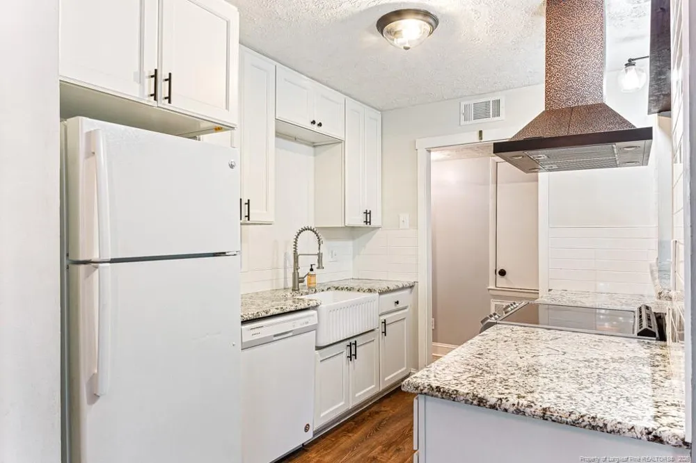 4305 Falls Drive Hope Mills, NC 28348