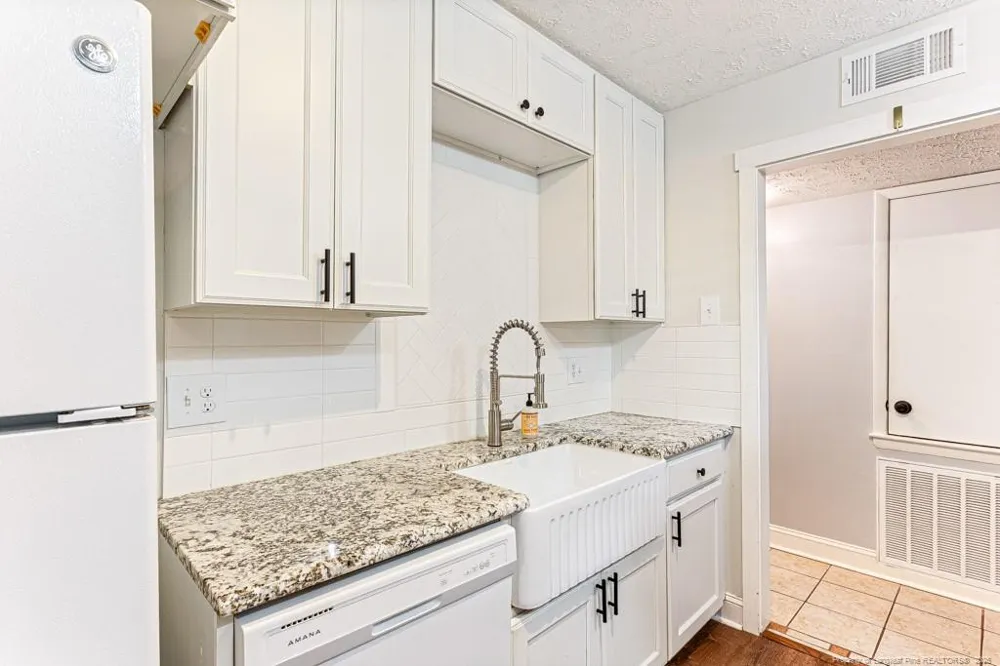 4305 Falls Drive Hope Mills, NC 28348