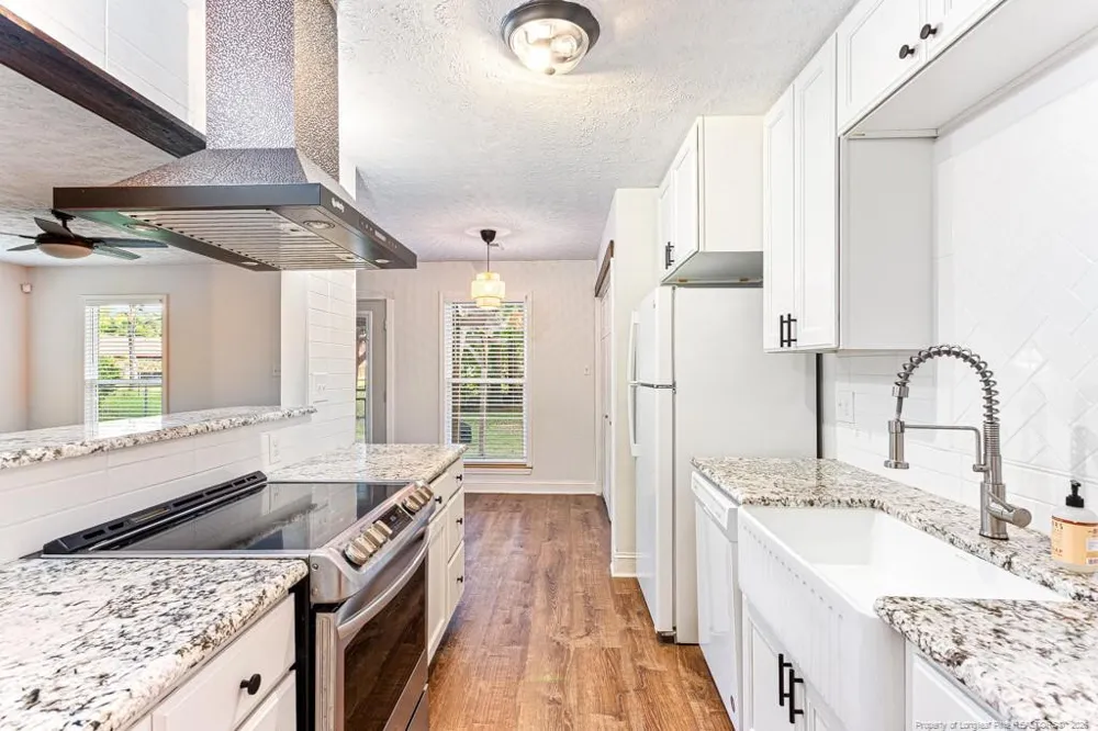 4305 Falls Drive Hope Mills, NC 28348