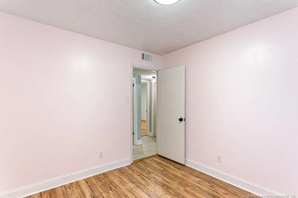 4305 Falls Drive Hope Mills, NC 28348